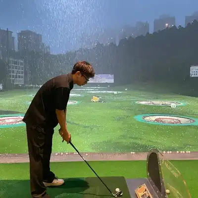 贾飞